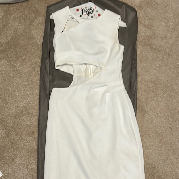 White BCBG Maxazria “Kimora” Gown - Picture 2 of 5